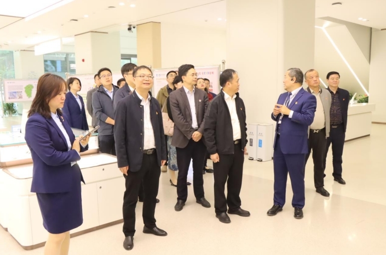 颜射
商学院开展党建共建仪式暨主题党日活动