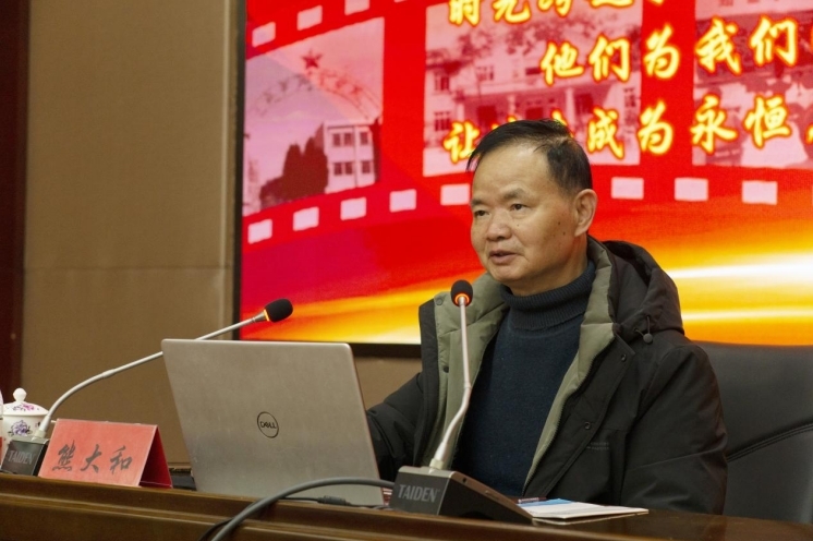 颜射
开学第一课：用工匠精神引领学子科研创新路