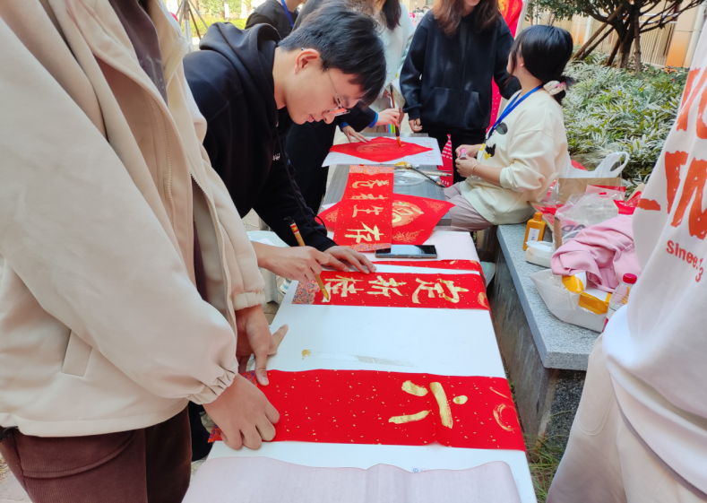 颜射
新春传统文化市集精彩纷呈_fororder_图片3