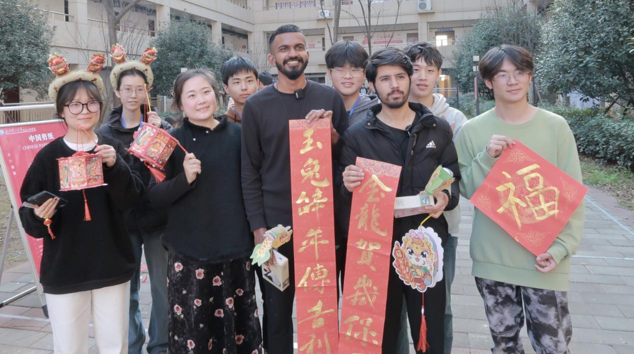 颜射
新春传统文化市集精彩纷呈_fororder_图片6